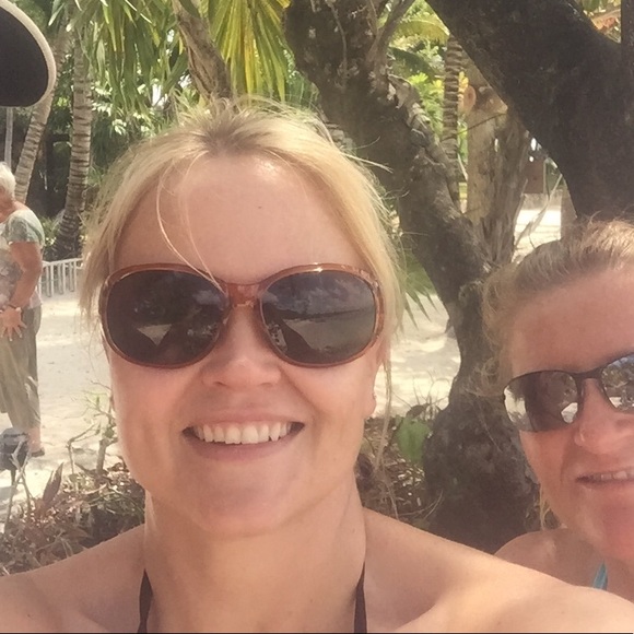 Meet your Posher, Melissa - Picture 1 of 1